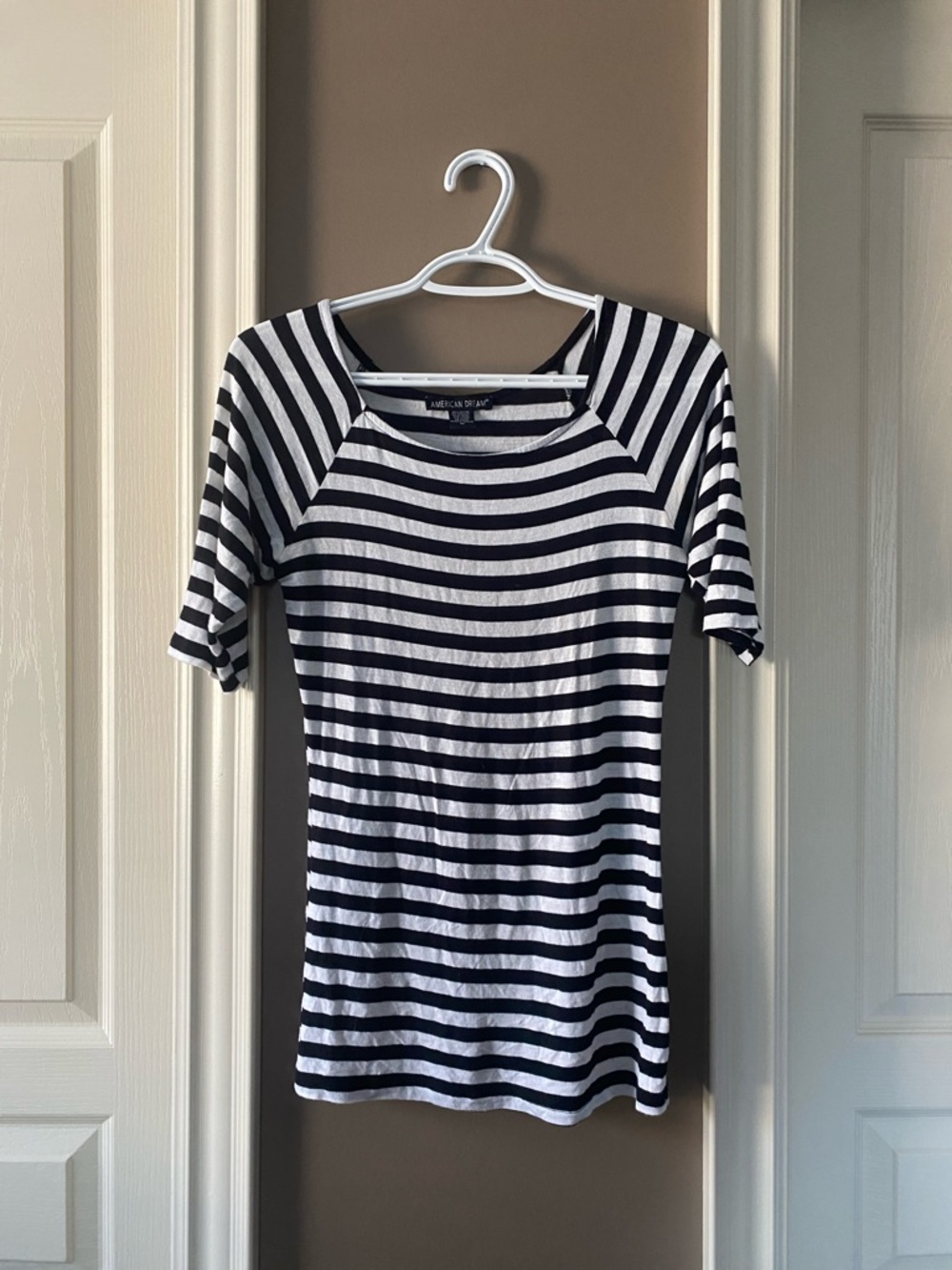 American Dream Striped Scoop Neck Women’s Top - Black & White Size Medium